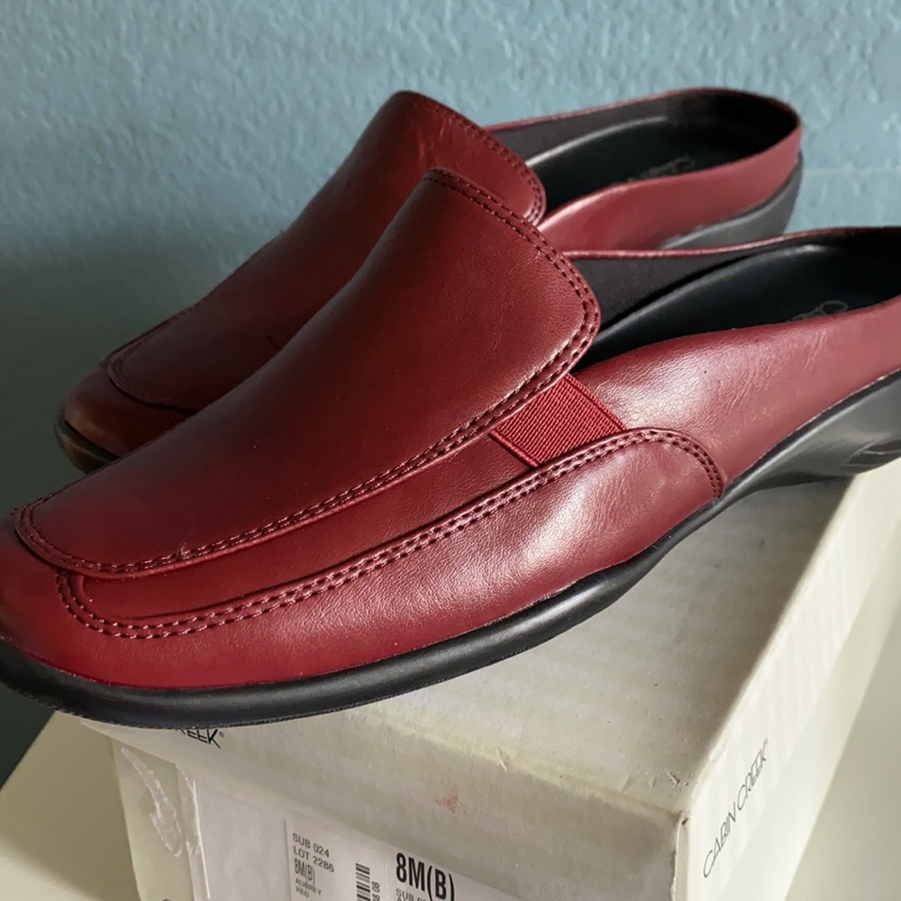 Women’s cabin creek burgundy slides - Picture 6 of 9